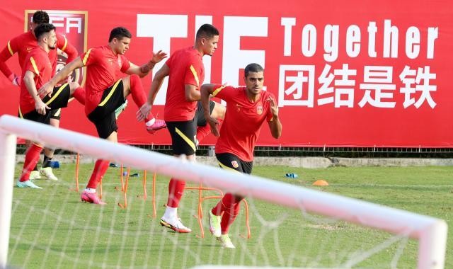 kaiyun-国足前3天备战尚未演练技战术 出征前1天分队比赛