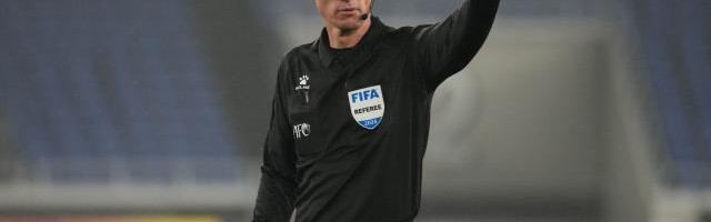 乌兹头号裁判执法中泰之战 关键赛事执法尺度严格